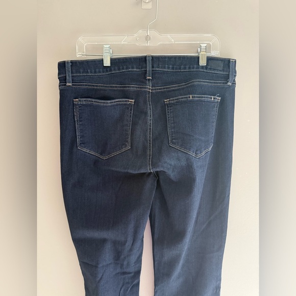 Paige High Rise Bell Canyon Wide Leg Jeans Women’s SZ 32 Dark Wash Boot Cut - Picture 5 of 11